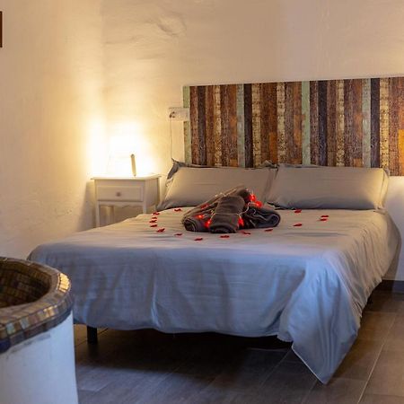 Fortress Jacuzzi Suites Xativa Exterior photo