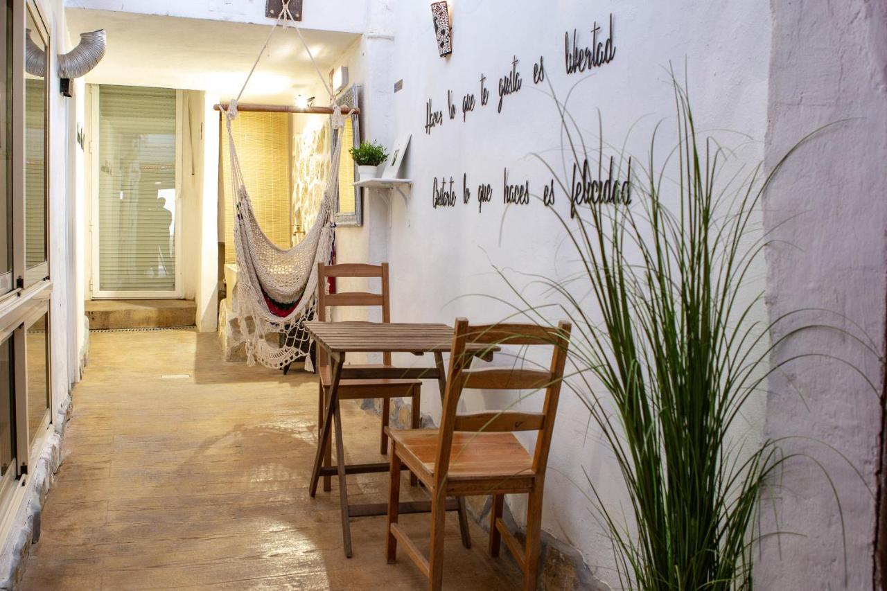 Fortress Jacuzzi Suites Xativa Exterior photo