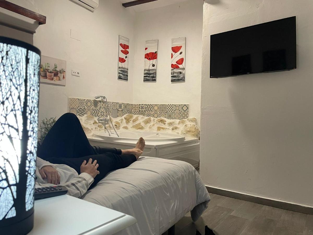 Fortress Jacuzzi Suites Xativa Exterior photo