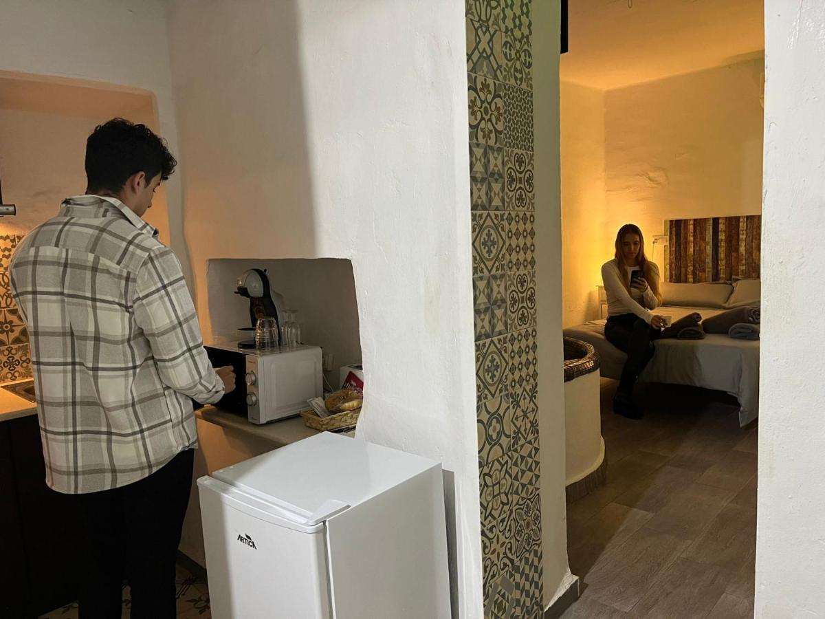 Fortress Jacuzzi Suites Xativa Exterior photo