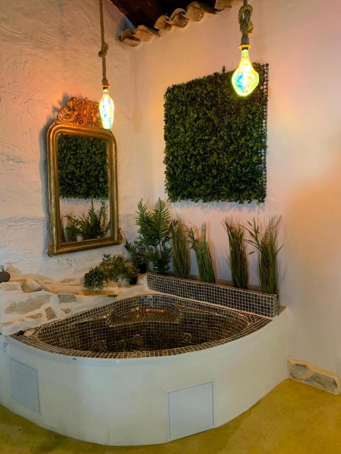Fortress Jacuzzi Suites Xativa Exterior photo